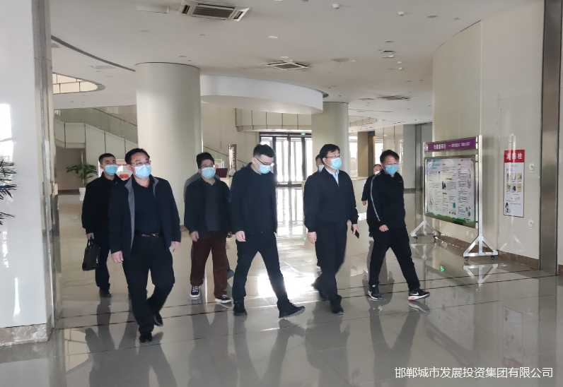 市機關(guān)事務(wù)管理局局長(cháng)李勇一行到科技中心調研
