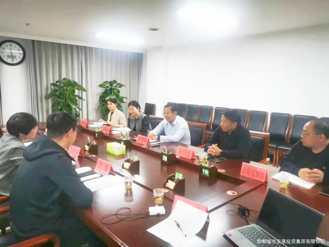 城發(fā)集團董事長(cháng)梁耀峰與潤嘉物業(yè)城市公司負責人焦曉梅座談交流
