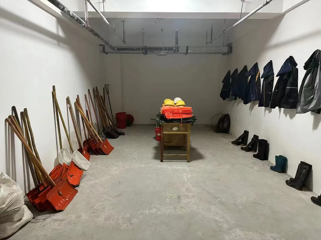 物業(yè)公司在科技中心開(kāi)展防汛安全應急演練活動(dòng)